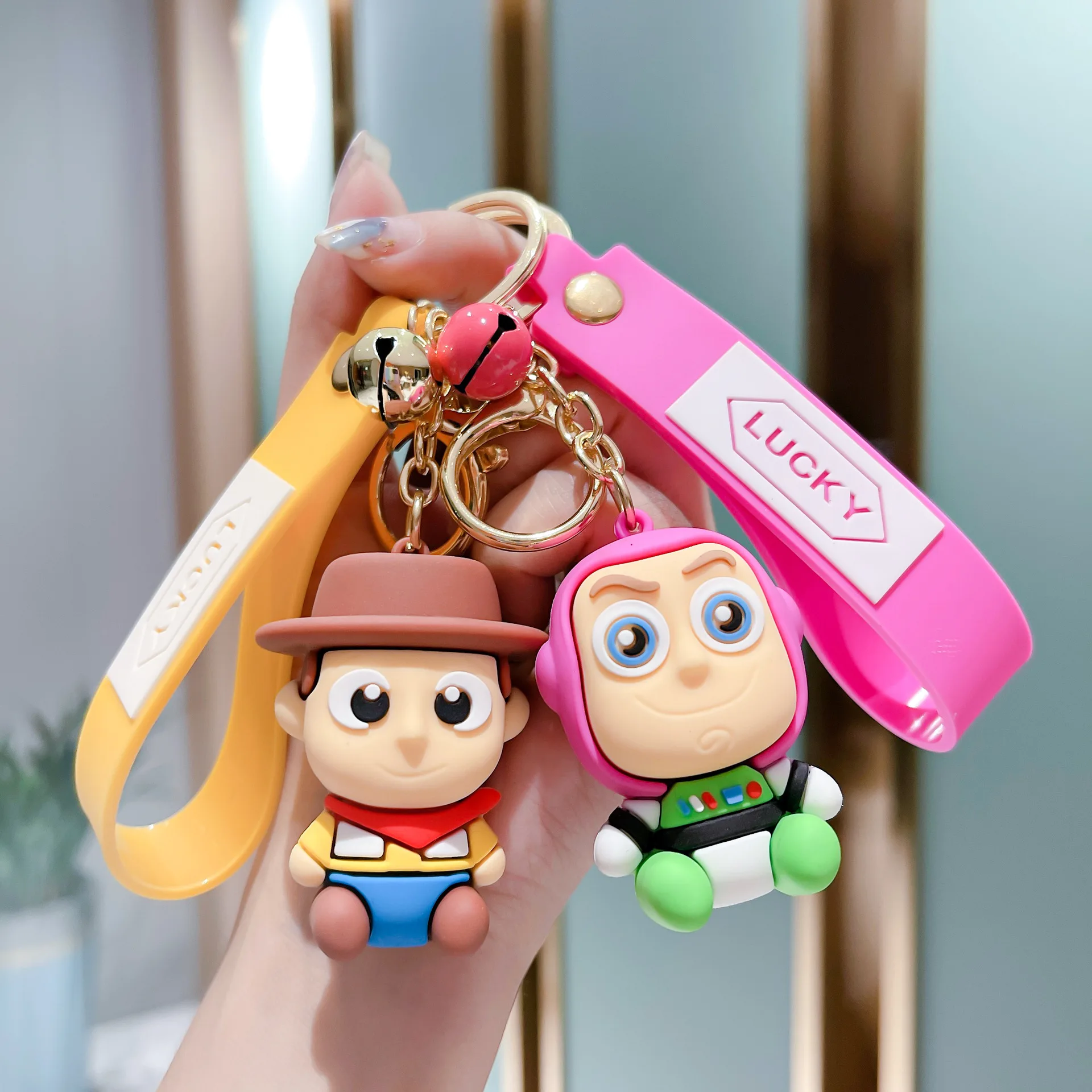 

Брелки для ключей Disney с изображением истории игрушек, детский креативный брелок с изображением автомобиля Deehus, Базз, светильник, Майк Вазов...