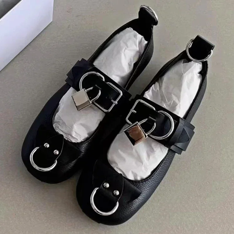 Туфли женские с металлическим замком балетки плоская подошва дизайнерская обувь