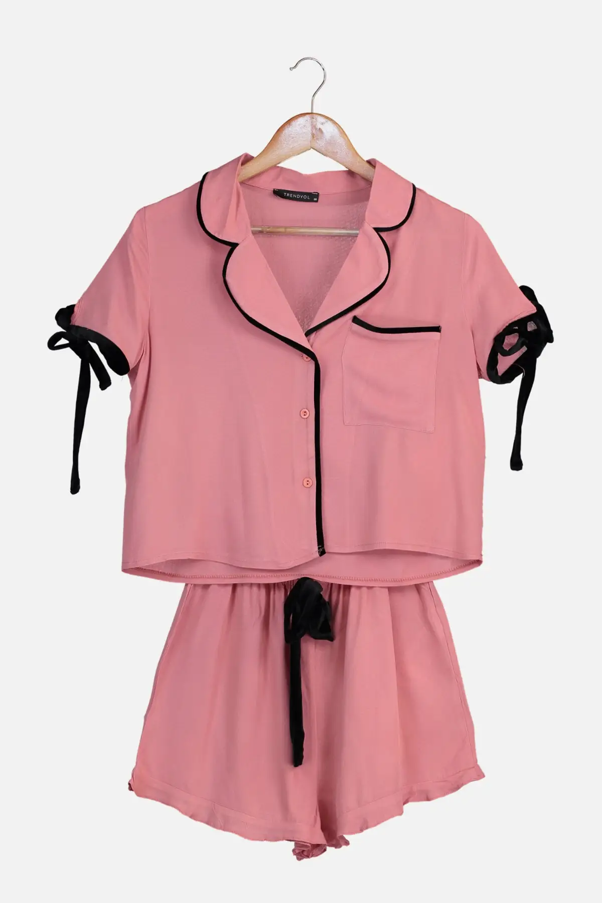

Trendyol Collar Detailed Pajamas set THMSS21PT0585