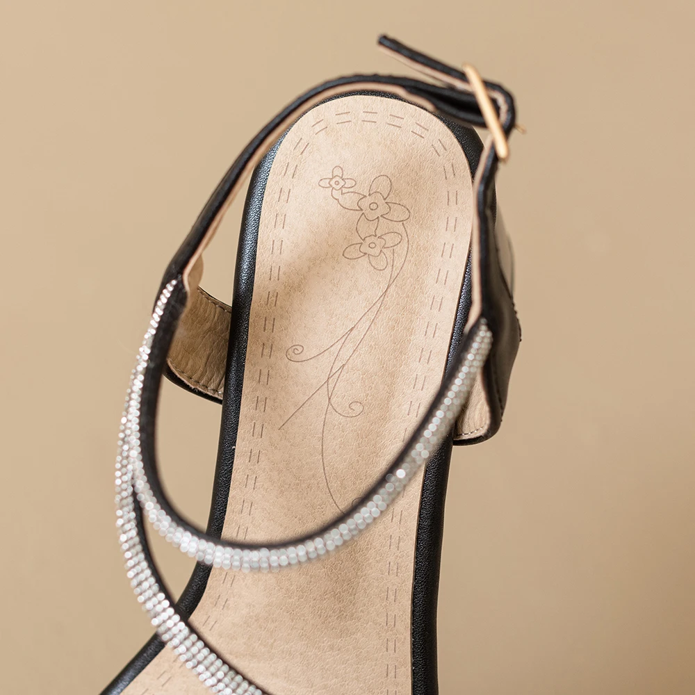 Женские свадебные босоножки на массивном каблуке черные или белые больших