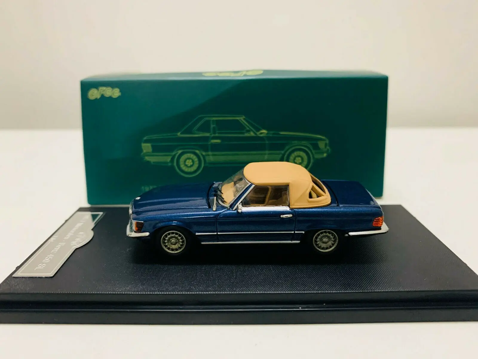 

GFCC 1973 450 SL Roadster Soft Top Car Blue 1/64 Scale Die-Cast Model