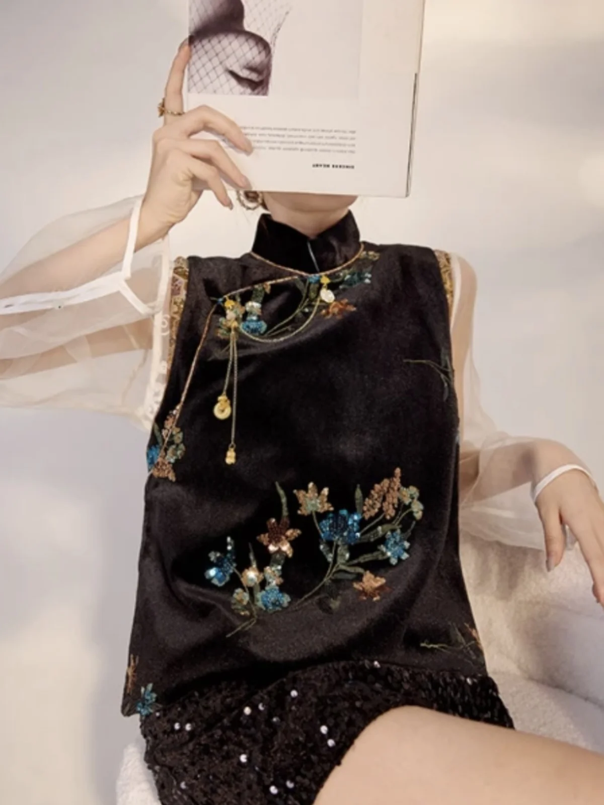 Новый китайский жилет с черной планкой в стиле ретро женский 2024 новый