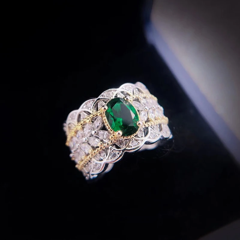 

High Quality Emerald Micro Inlaid Luxury Zircon Ring Craftsmanship Vintage Brushed Openwork Two-tone Open Ring Jewelry Gift