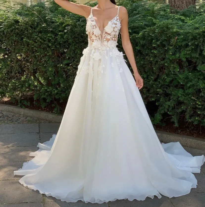 

Lakshmigown Wedding Dress