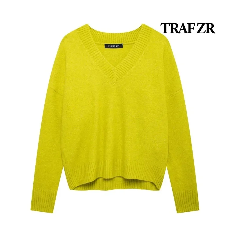 Женский вязаный пуловер с V-образным вырезом