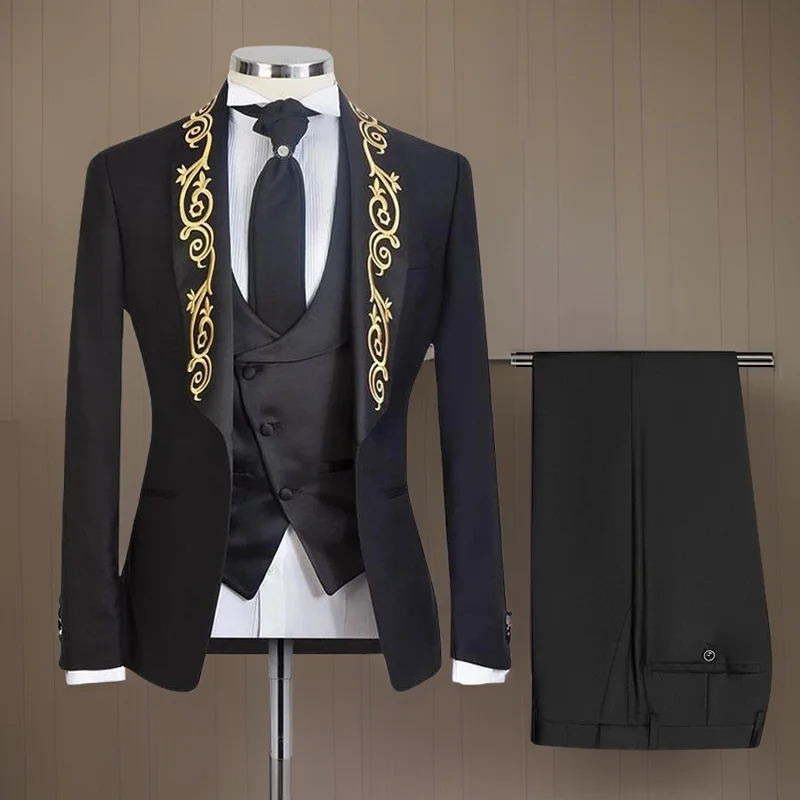 Итальянские костюмы для мужчин золотые с вышивкой шаль отворот 2024 облегающий
