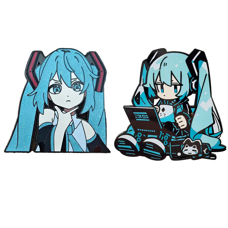 Металлическая брошь аниме