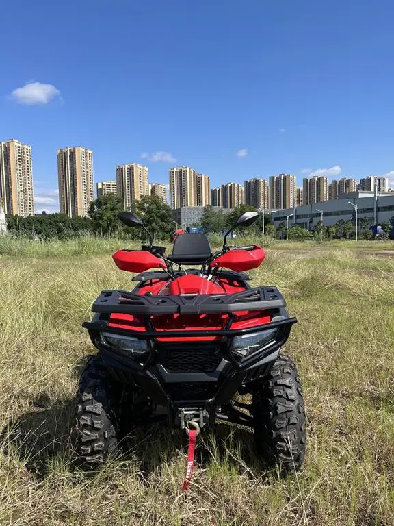 Фото Внедорожные мотоциклы и квадроциклы объемом 300 куб. см в продаже. Оптовые продажи четырехколесных картовингов (или квадроциклов) — это... №4