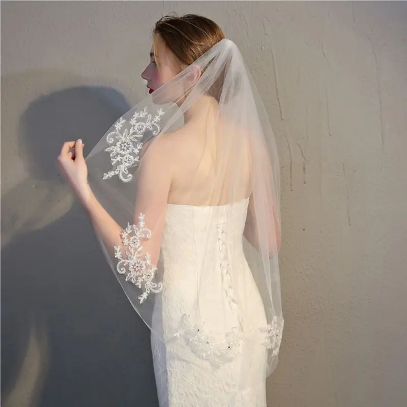 

1.5M One-Layer Women Mesh Fingertip Short Wedding Veil Embroidery Floral Lace Patchwork Glitter Rhinestone Bridal Veil With