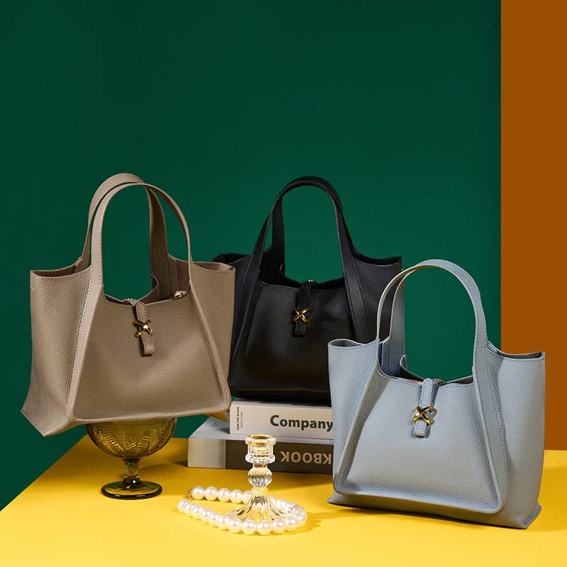 Сумка-тоут женская из натуральной кожи вместительная