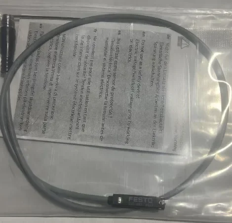 150855 150857 Тип пневматического цилиндра Магнитный датчик SME-8-K-LED-24 Трехъядерный