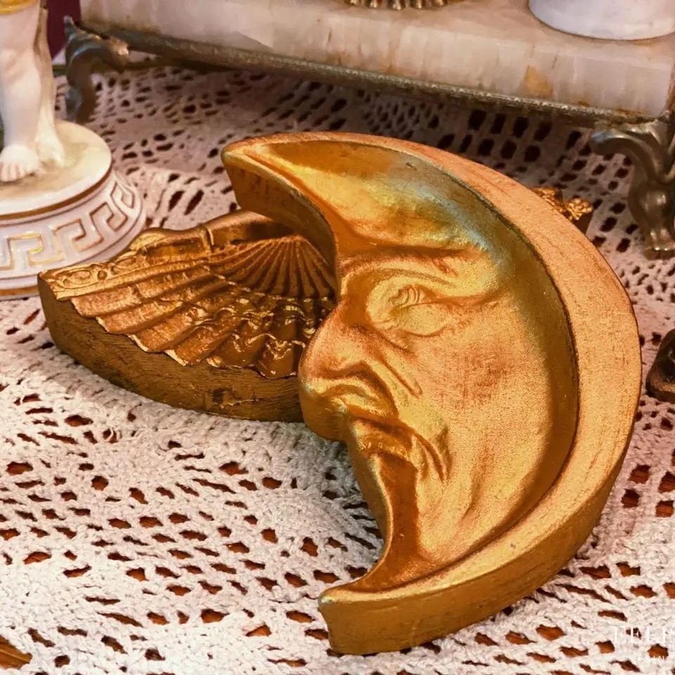 

Medieval Resin Wall Mounted Moon and Fan Jewelry Tray Photography Background Props Height 14cm Home Decoration Craft
