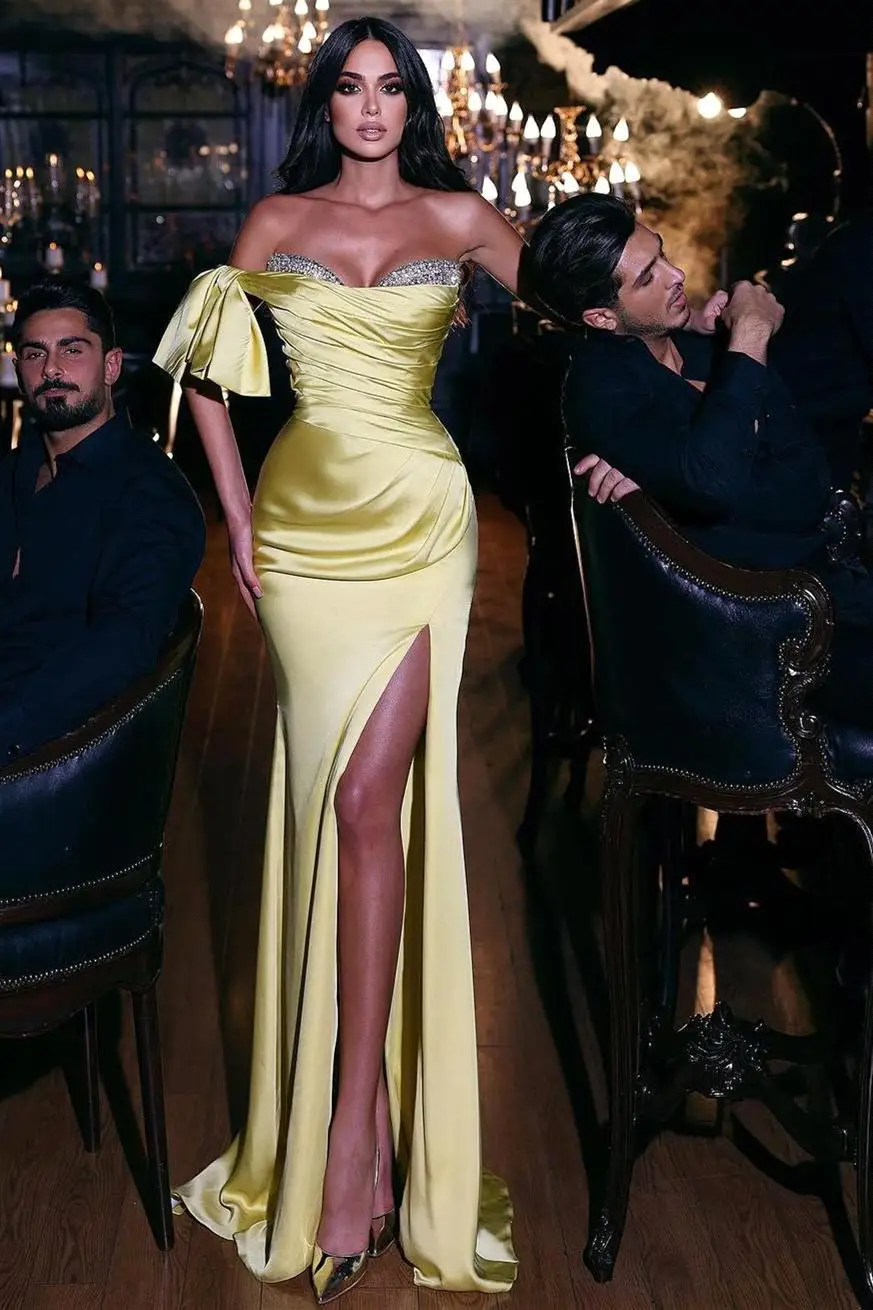 

Long Short Sleeves Evening Dresses Long Luxury 2022 Celebrity Strapless Off Shoulder Ruched Crystal Beading Party Night Dress