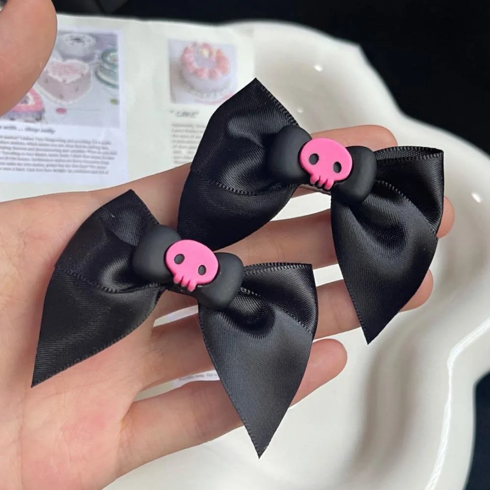 

Зажим для волос с бантом Kawaii Sanrio Kuromi мультяшный милый черный Универсальный милый крутой студенческий зажим для утконоса челка зажим головн...