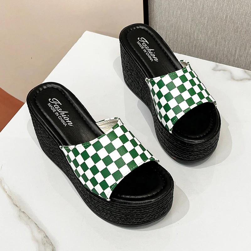 

2023 Summer Women's Beach Sandals Women High Heels Platform Wedge Slippers Women Checkerboard Thick Bottom Slippers Zapatos
