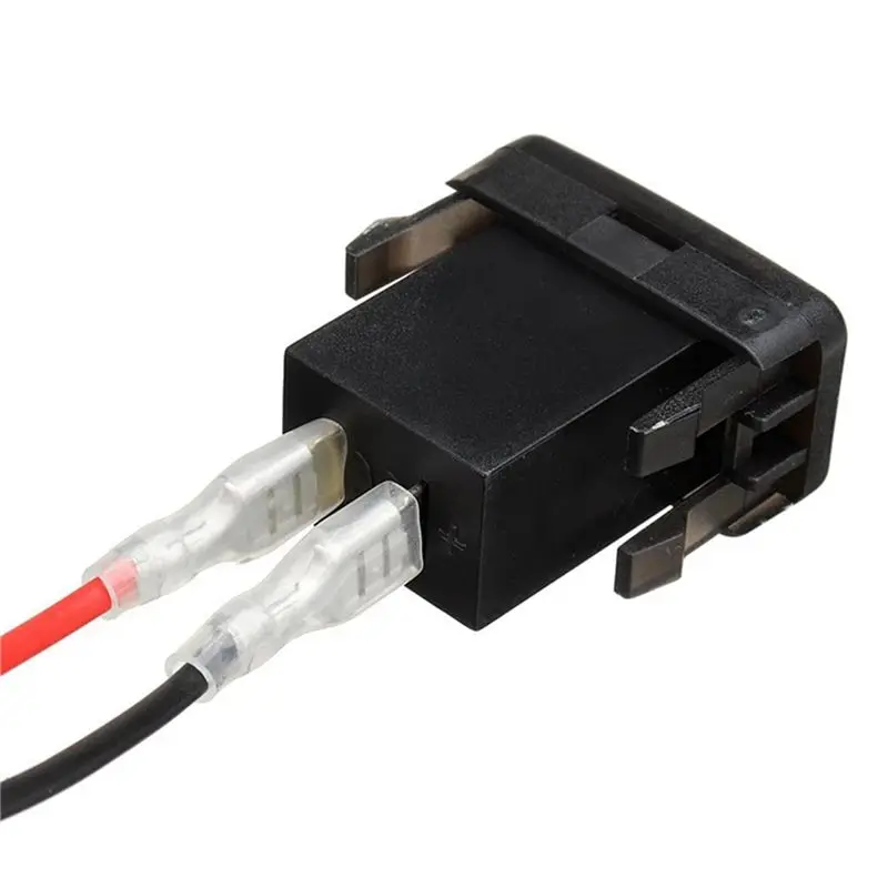 Фото 2X автомобильный быстрый адаптер QC3.0 с двумя USB-портами и вольтметром для Toyota Land Cruiser Hilux Prado FJ №2
