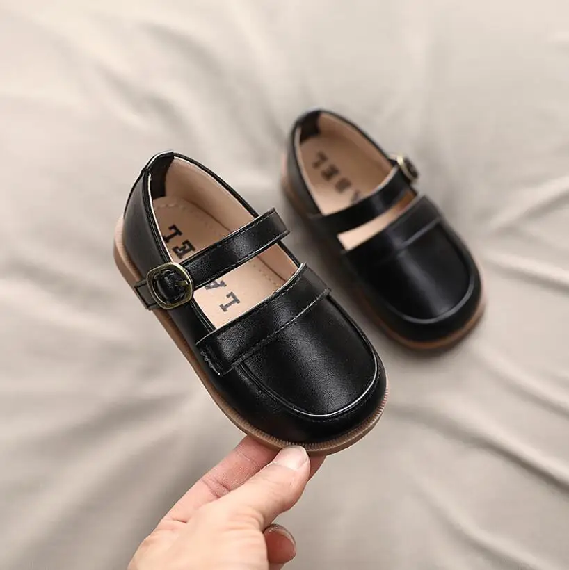 

Newest 2022 Spring Kids Shoes Fashion Leathers Children Sandals For Girls Toddler Baby Breathable PU Out Leather Sport Shoes