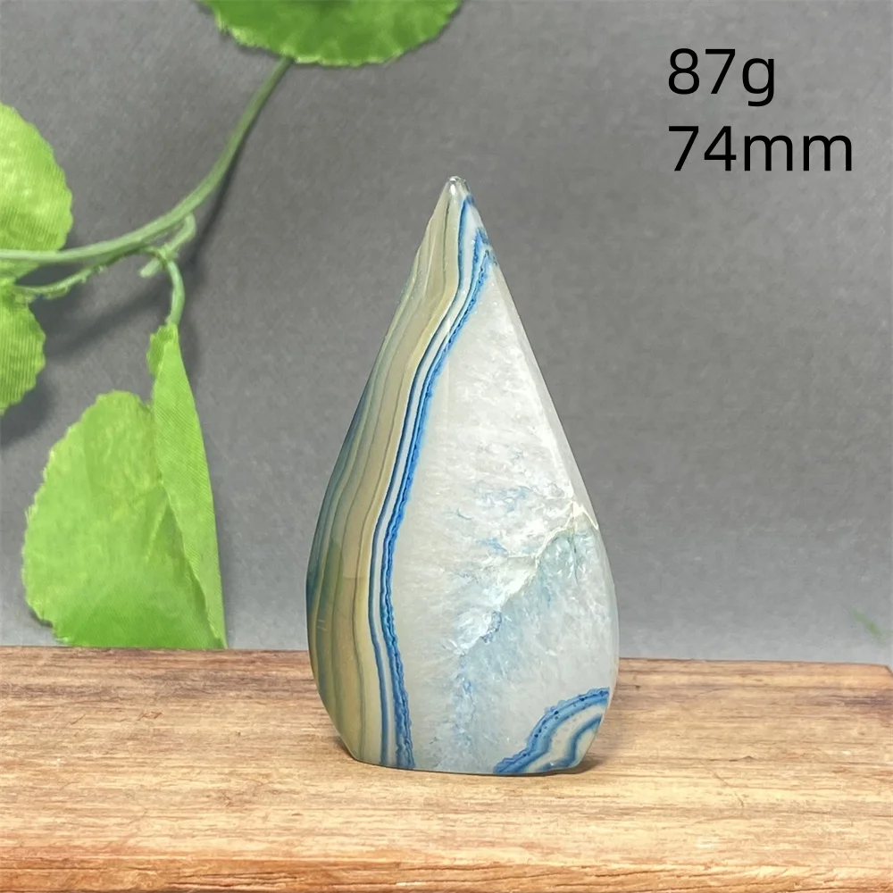 

Синий агатовый кристалл