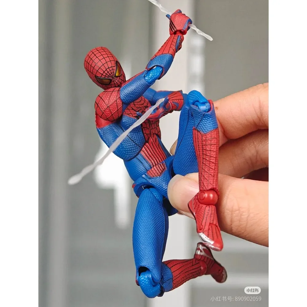 Фигурка Человек-паук Bandai Mafex 001