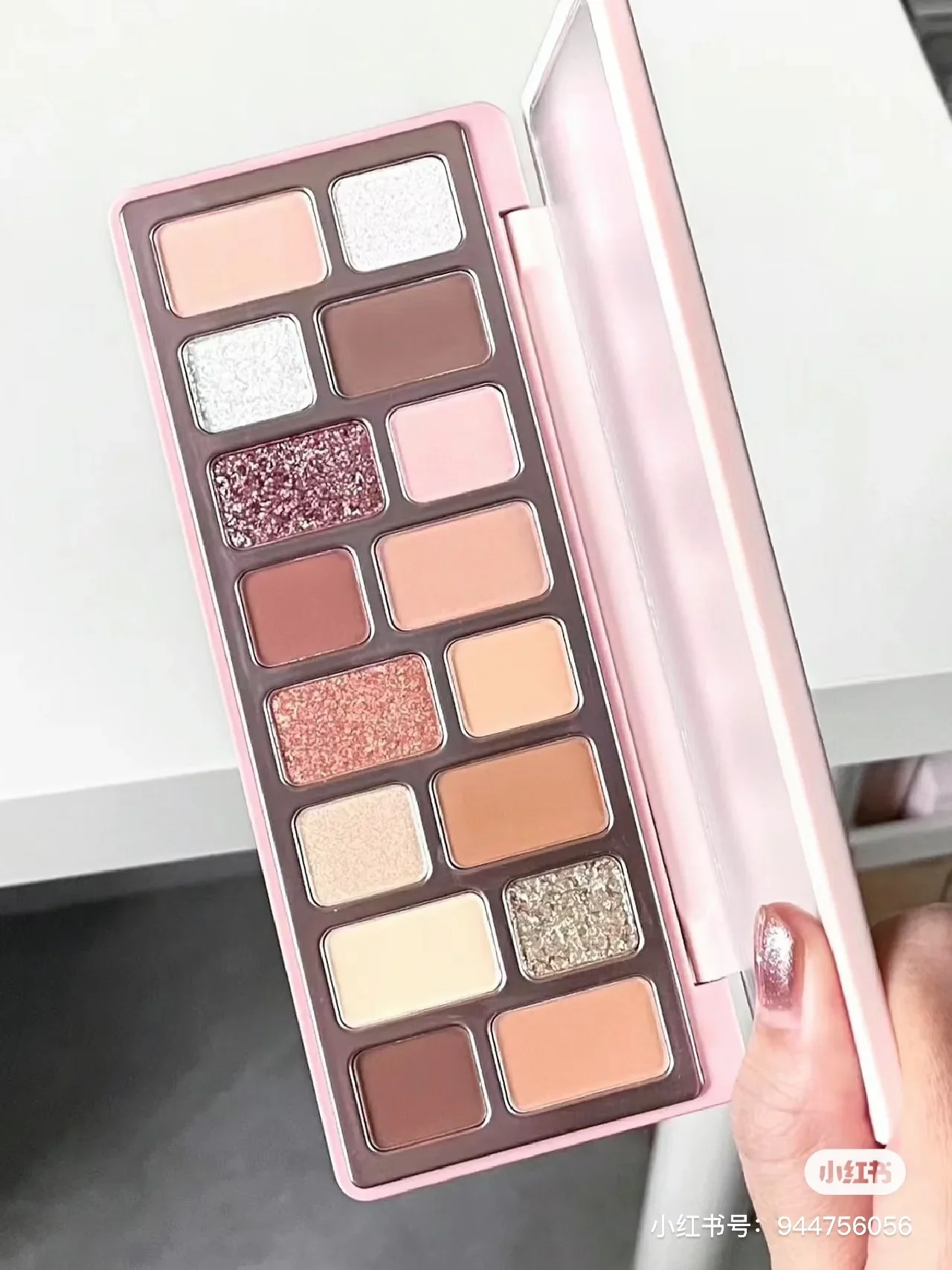 Qianyan Freya86 мерцающие тени для век