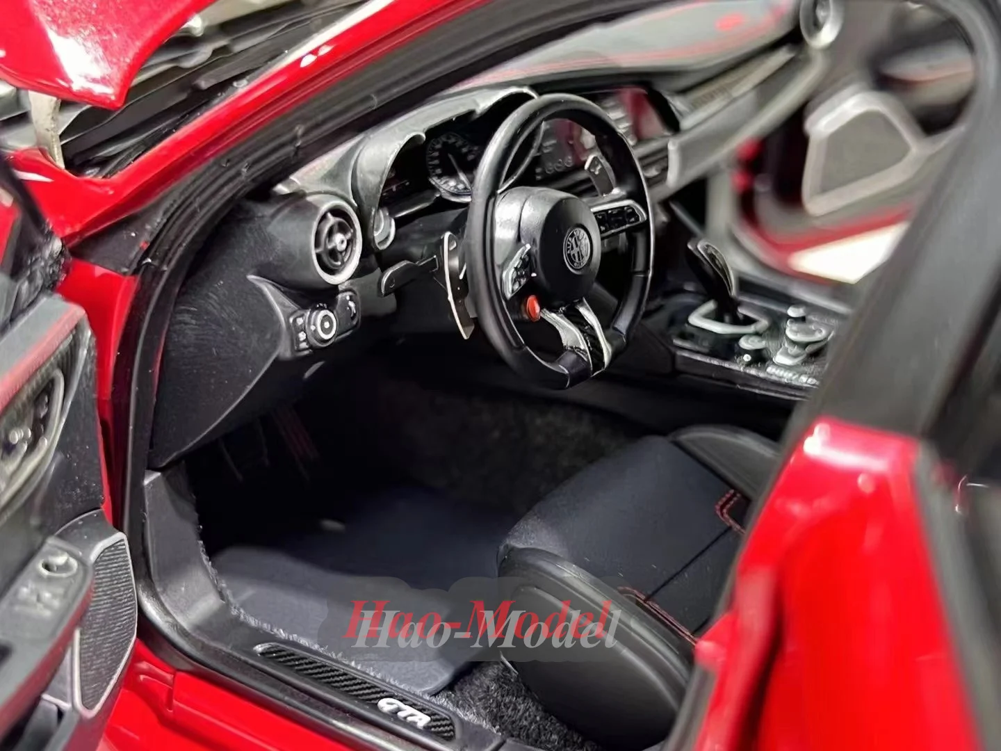 Модель автомобиля MH 1:18 для Alfa Romeo Giulia GTA литой под давлением детские игрушки