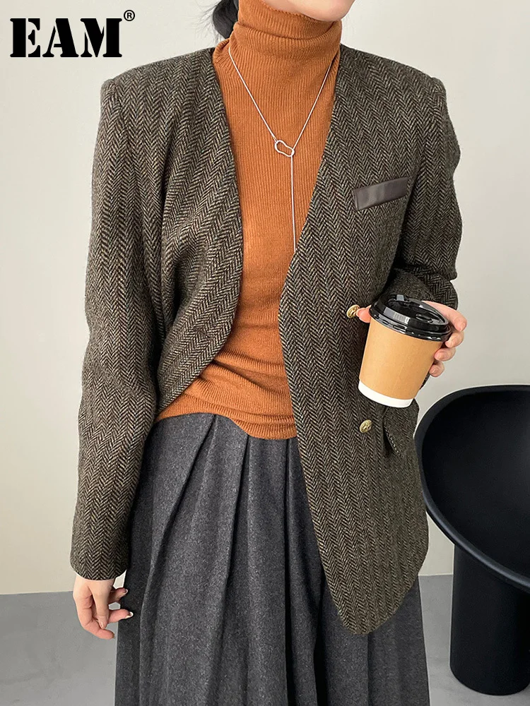 

[EAM] Женский кофейный блейзер из искусственной кожи большого размера, новая свободная куртка с v-образным вырезом и длинными рукавами, модная демисезонная 2023 1DH2658