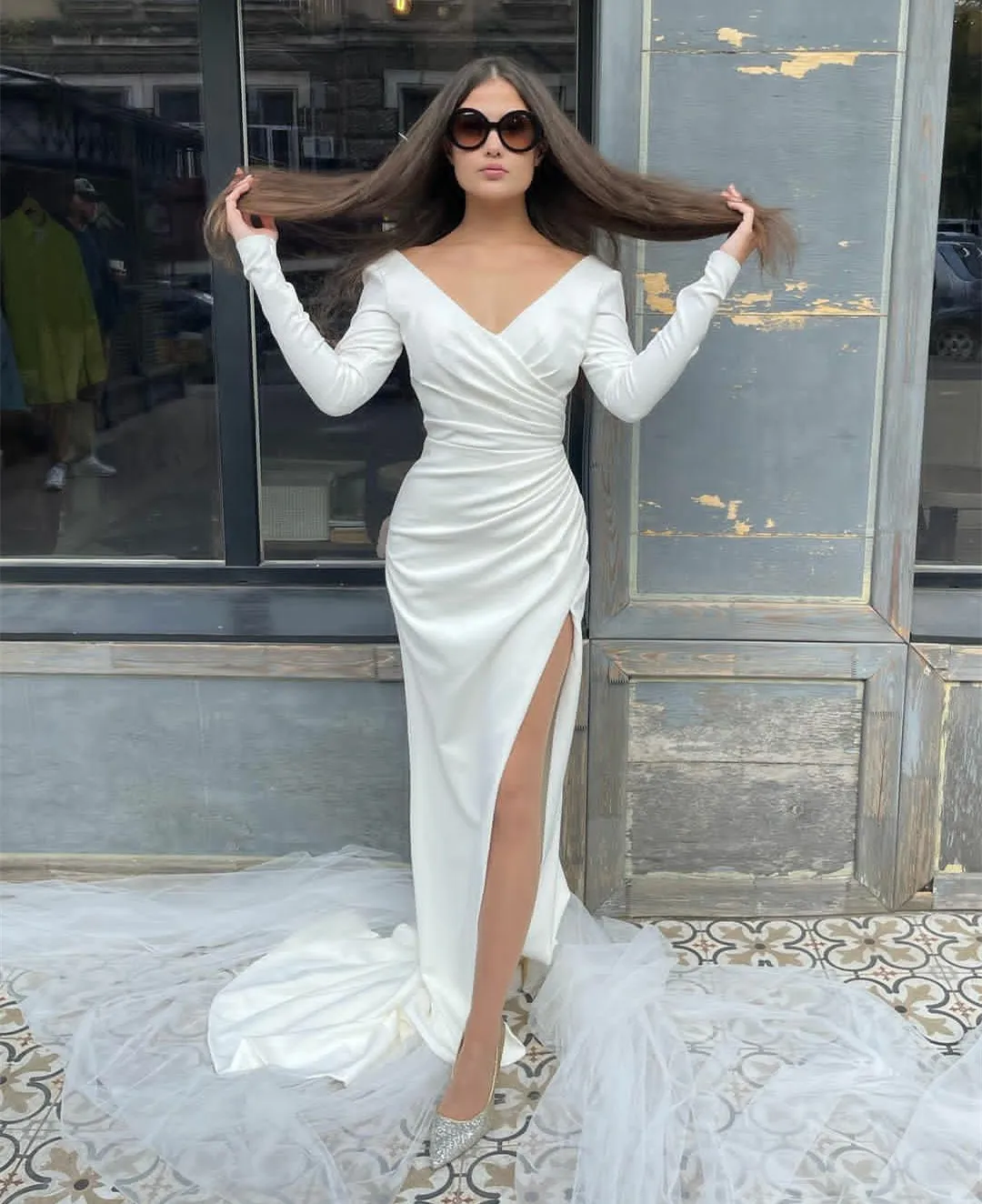 

Женское атласное платье-русалка, винтажное длинное свадебное платье с рукавом, V-образным вырезом и пуговицами на спине, индивидуальный пош...