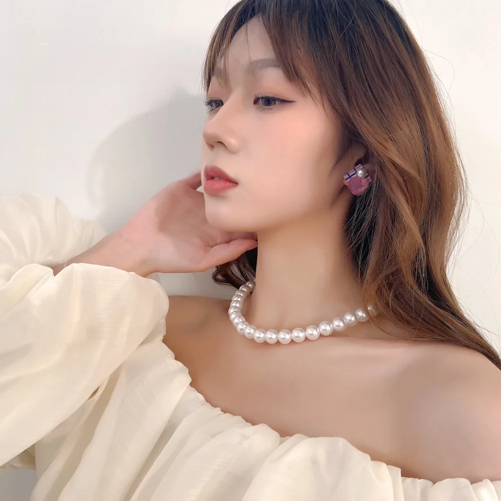 

South Korea's Dongdaemun Retro High-end Large Pearl Necklace Female Ins Niche Design Fashion Light Luxury Collarbone Chain