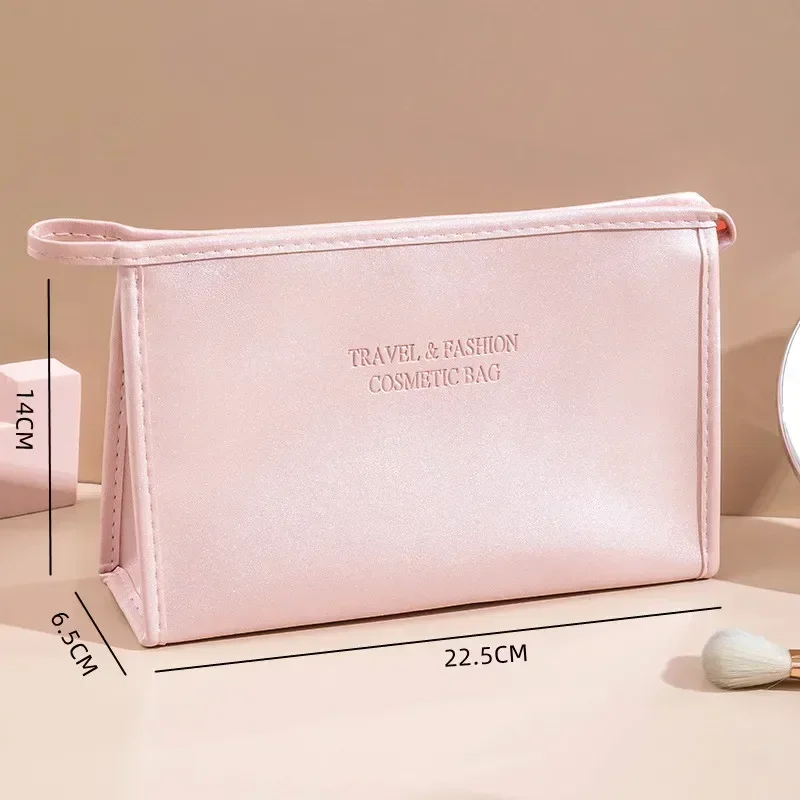 

Водонепроницаемая косметичка из искусственной кожи