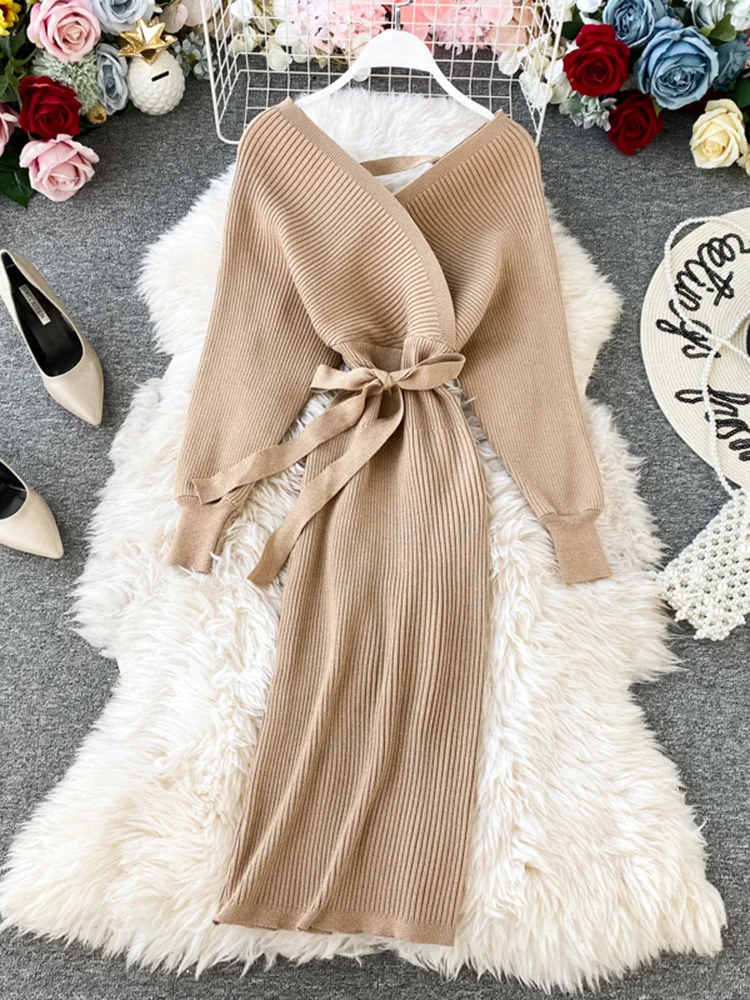 

Осенне-зимнее женское платье, корейское однотонное трикотажное платье с рукавами летучая мышь и V-образным вырезом, новое облегающее базово...