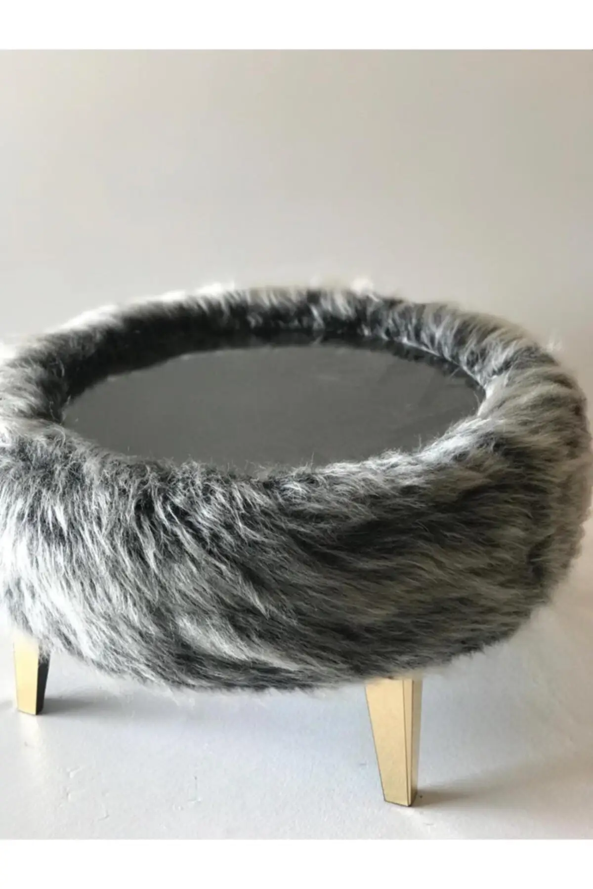

Round Shatterproof Glass Plush Detail Center Table