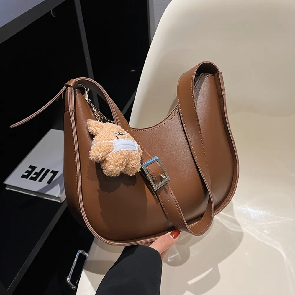 

Toptrends Half Moon Crossbody Shoulder Bags For Women 2022 Autumn Vintage Designer Simple Large Capacity Hobo Ladies Handbags