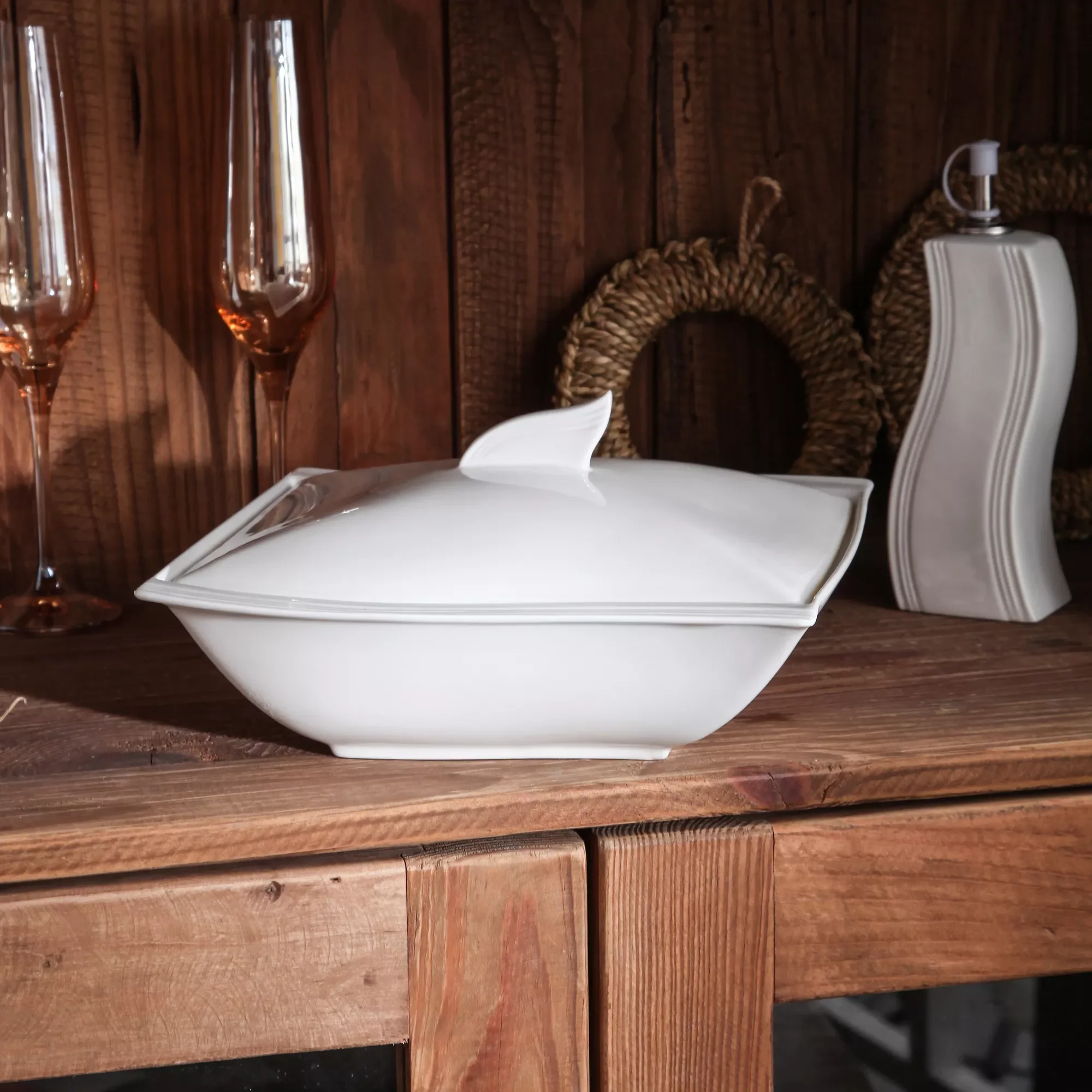 Однотонная белая фарфоровая суповая кастрюля MALACASA с крышкой л Квадратная