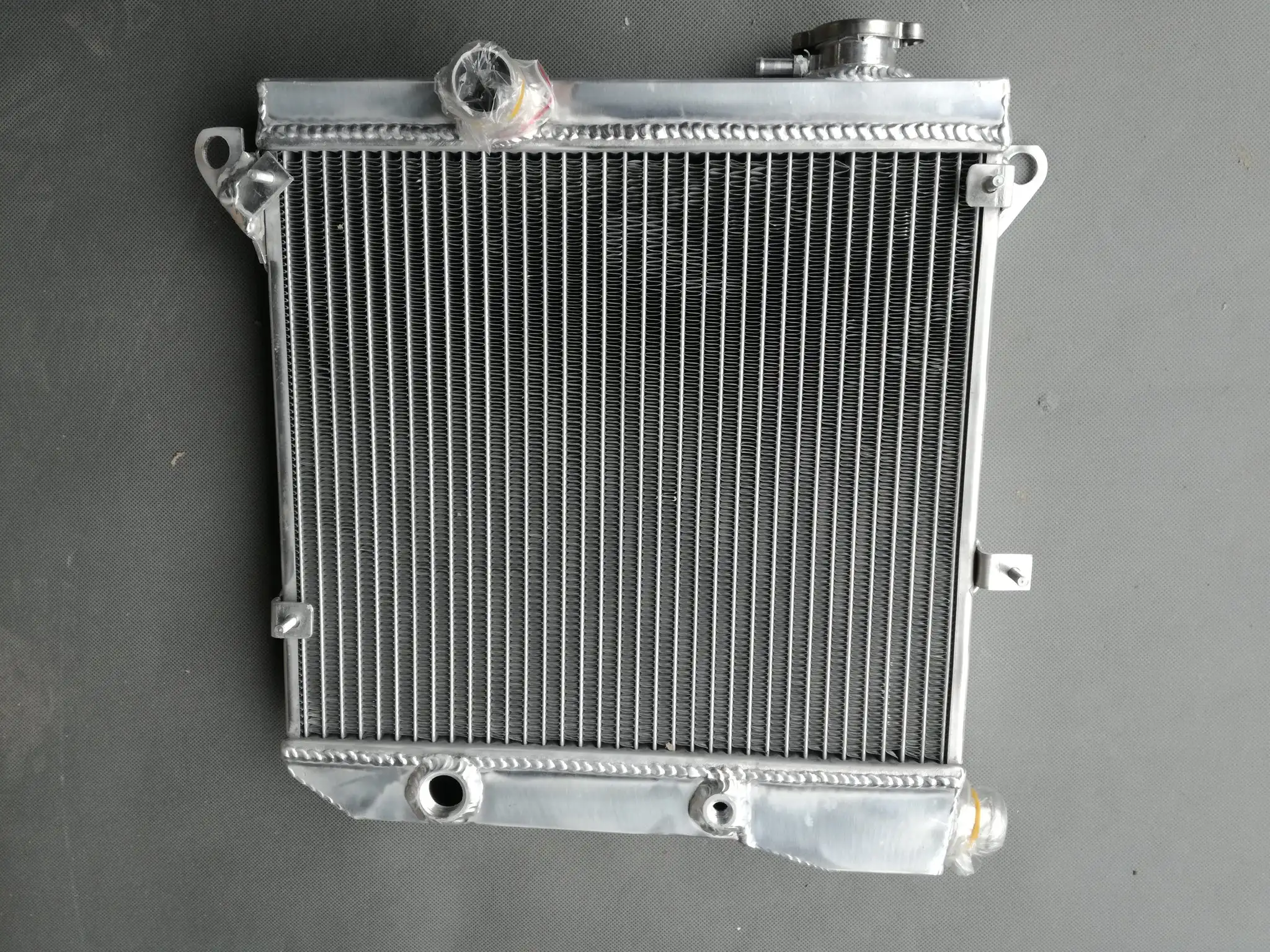 

Aluminum Radiator for Autobianchi A112 3-7 Series S4 S5 S6 1975-1985 1976 1977 1978 1979 1980 1981 1982 1983 1984