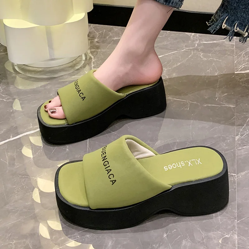 Тапки женские на платформе повседневные шлепанцы тапки средней высоты Пляжная