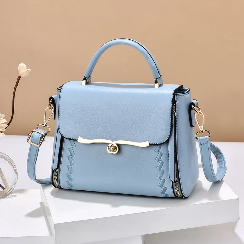 

New Ladies Bags 2022 Summer Fashion Embroidered Shoulder Bags Casual Women's Handbags Locks Messenger Bags Trendy