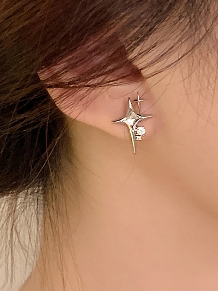 Серьги-гвоздики KAIGOTOQIGO циркониевые серебряного цвета