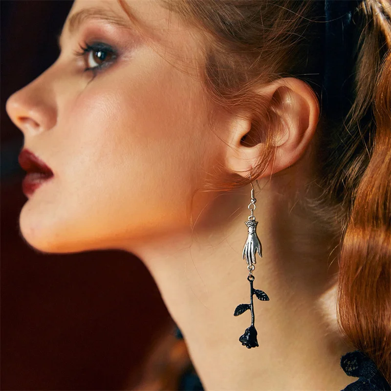 Серьги женские Уникальные в виде черной розы, серебряного цвета