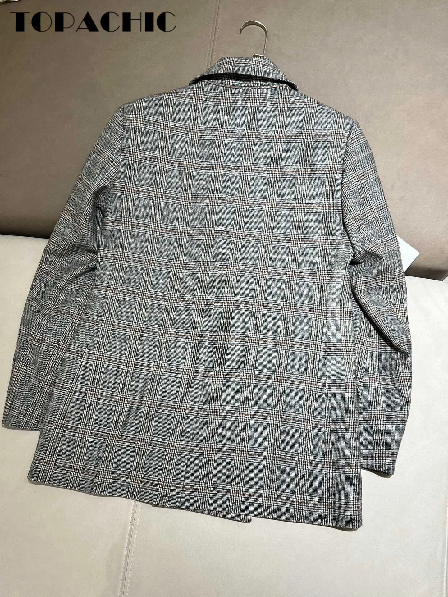 Рисунок 2 - Женский двубортный Блейзер средней длины