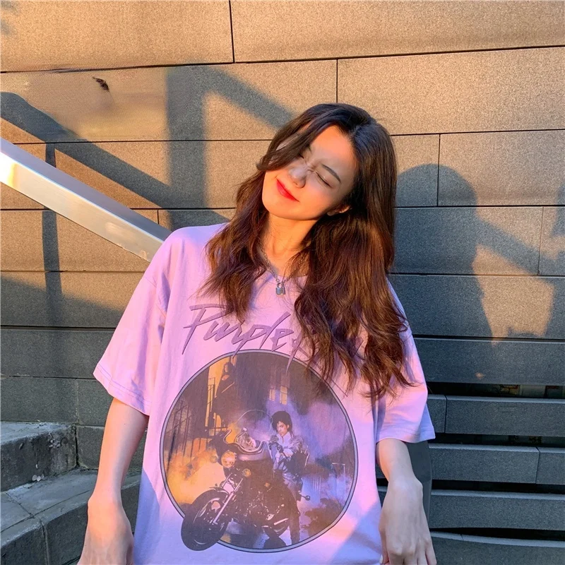 

Женская свободная футболка средней длины с принтом и коротким рукавом