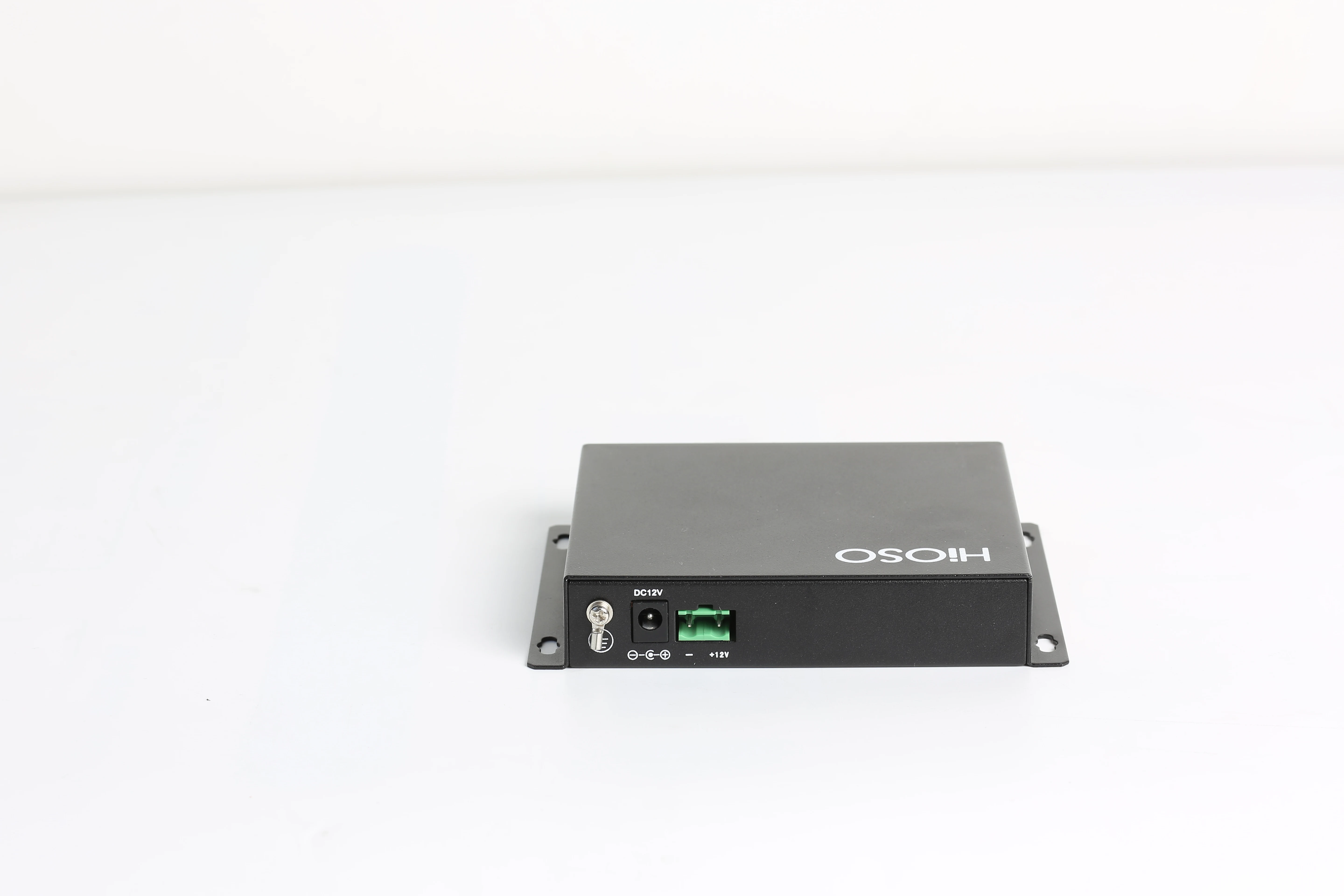 Фото HiOSO GPON ONT имеет высококачественный металлический корпус для настенного монтажа, поддерживает GPON и EPON OLT, обеспечивает 4 порта 100M RJ45 Ethernet. №4