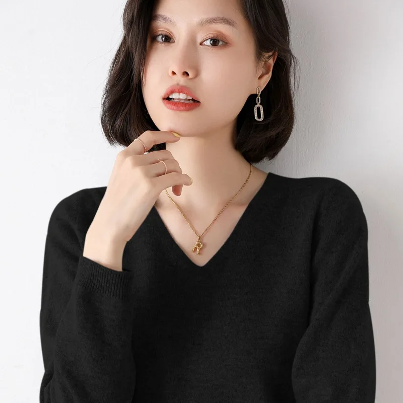 

2022 Casual new long-sleeved V-neck solid color bottoming shirt gray