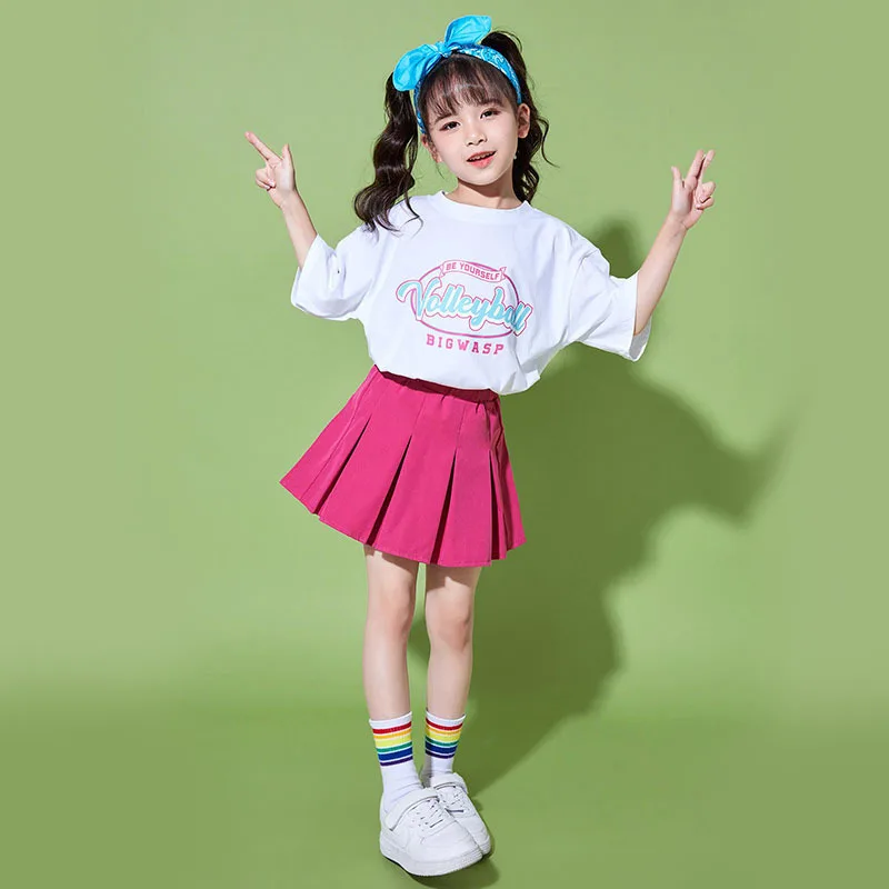 Детские танцевальные выступления группы чирлидинга Спортивная свободная