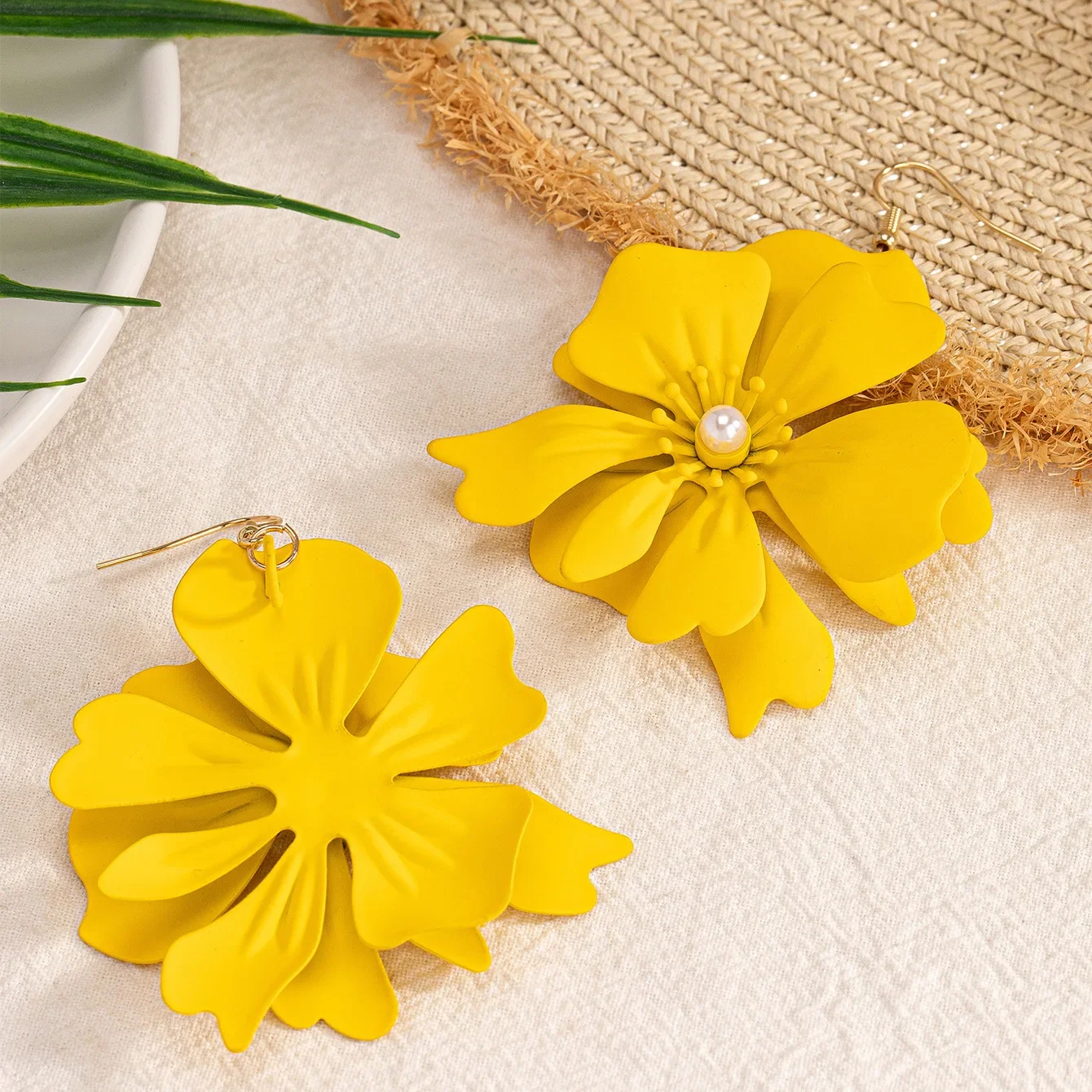 Геометрические серьги-гвоздики для женщин