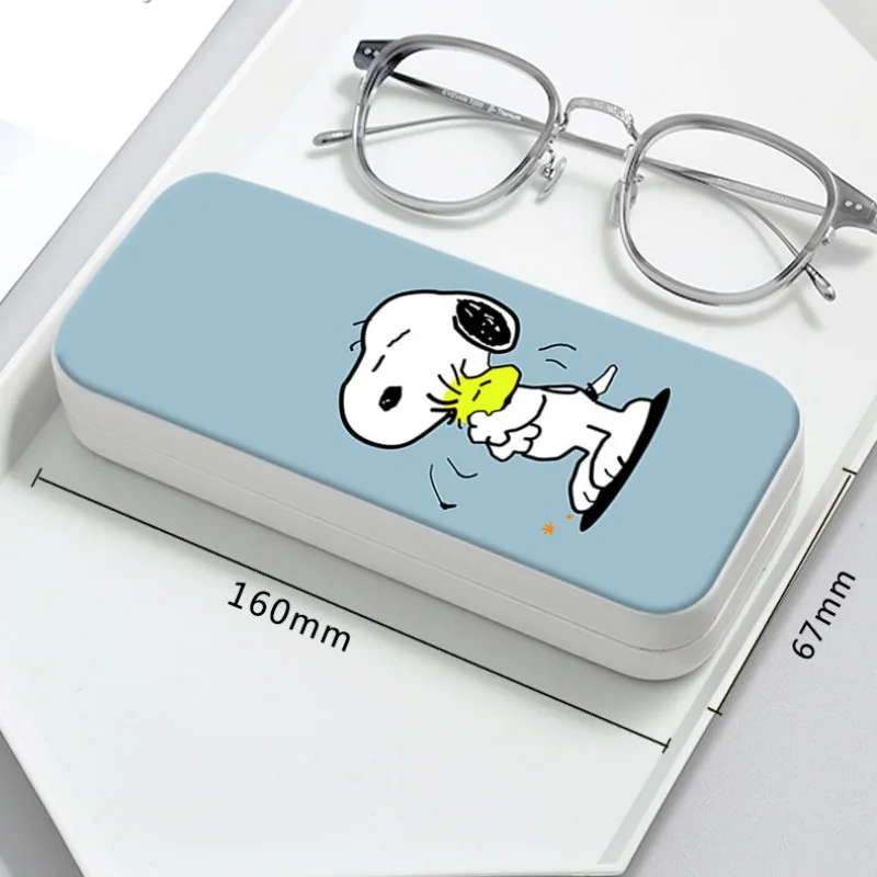 Фото Новый портативный футляр для очков и солнцезащитных очков Snoopy в стиле аниме, унисекс, простой и прочный, для коррекции зрения №5