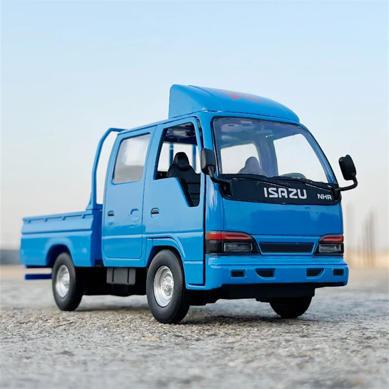Модель автомобиля из сплава ISUZU NHR 1:32