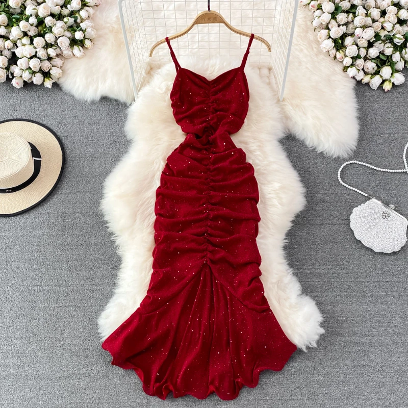 

Fashionable seaside vacation sequin suspender dress with open back sleeveless slim fitting solid color buttocks wrapped dress