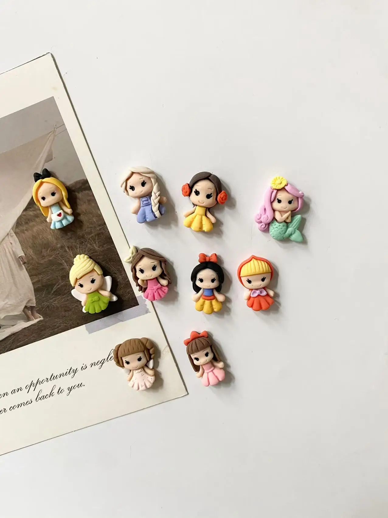 Магнитные наклейки на холодильник в ассортименте