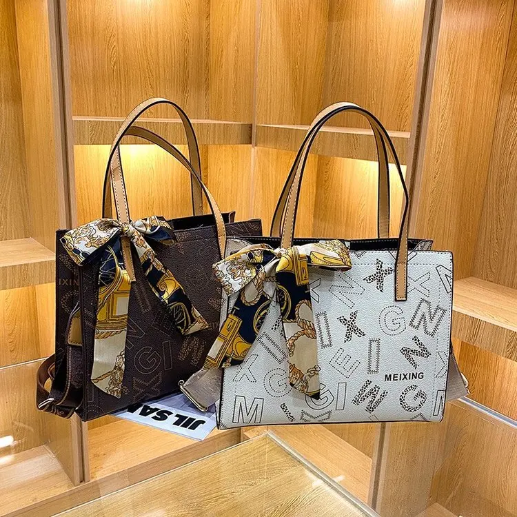 2023 Famous Designer Brand Chain Shoulder Messenger Bags High Quality Small Square Bags Luxury Fashion Women Purse And Handbags