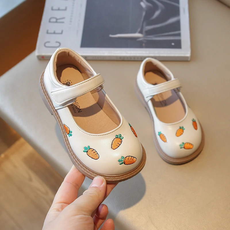 

2023 демисезонная кожаная обувь для маленьких девочек, детская повседневная обувь, удобная Модная студенческая школьная обувь на мягкой подошве, размеры 21-35